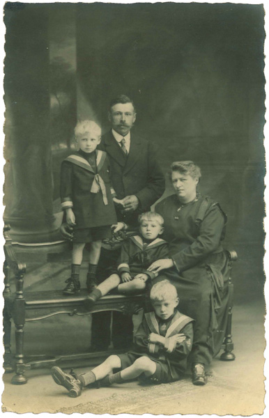 Arthur De Bock, Clara Van Belle en kinderen Carlos, Hubert en Remi