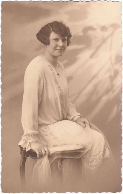 Paula Van Peteghem in 1927