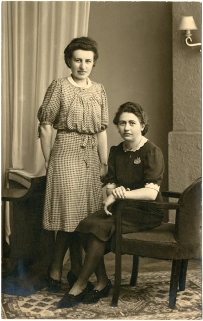 Elvire en haar zus Maria Van Vooren