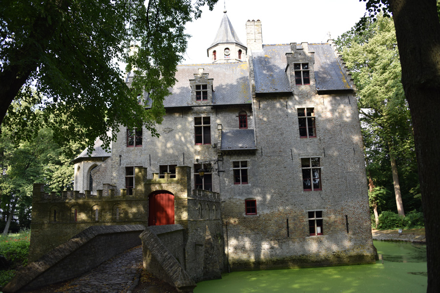 the Beauvoorde chateau