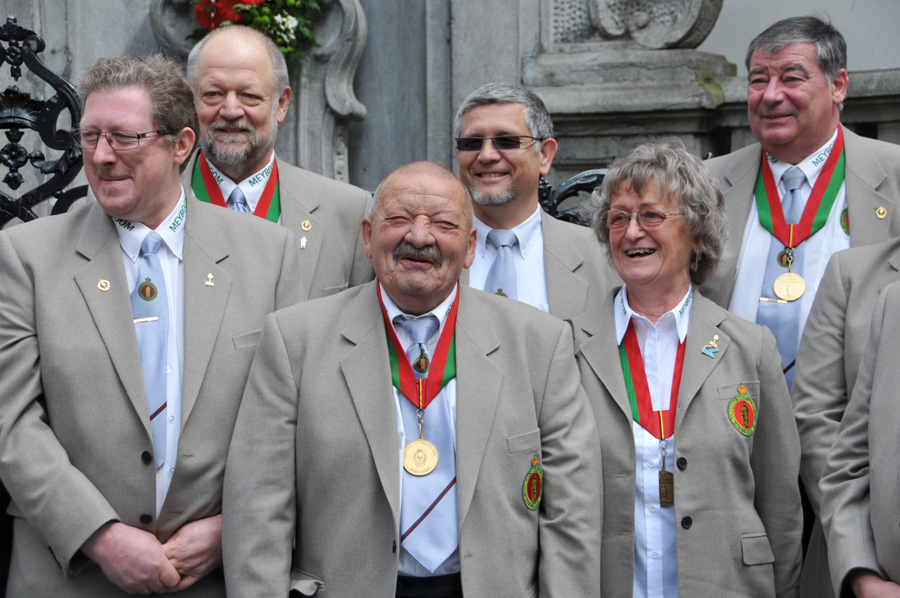Devant Manneken Pis avec quelques Compagnons de St-Laurent