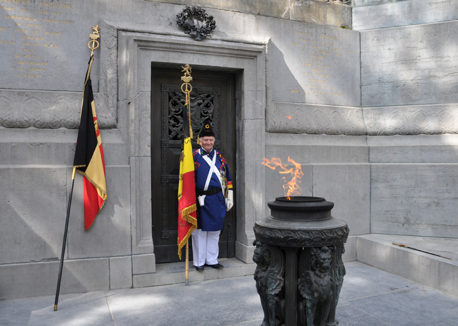 à la Colonne du Congrès