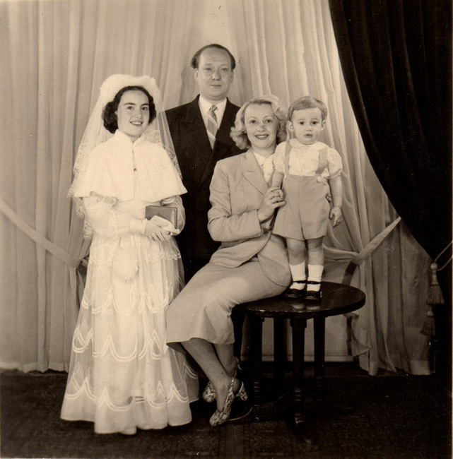 Jacqueline fait sa Communion Solenelle