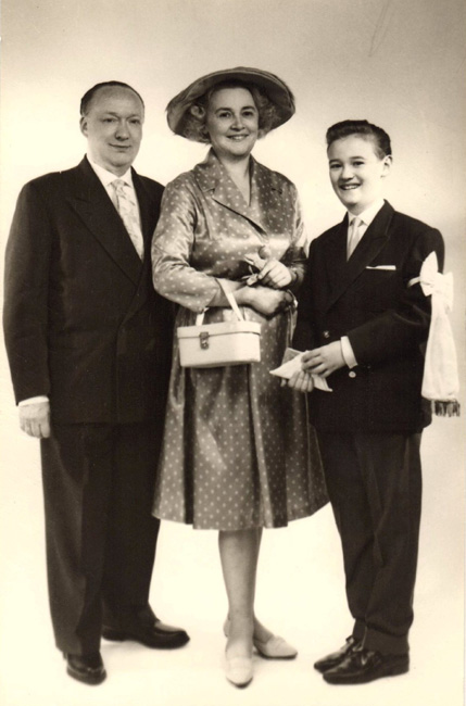 Louis-Philippe fait sa Communion Solenelle