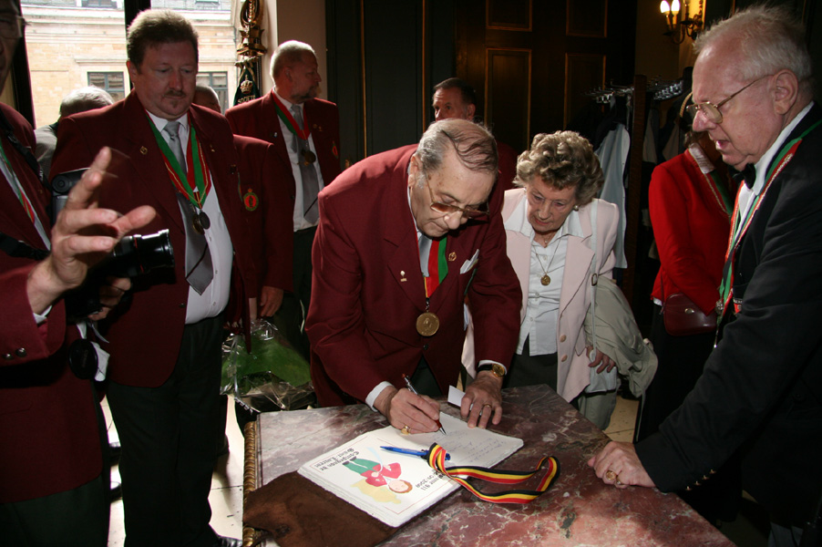 A new costume: the Order of the Fellows of St.-Lawrence