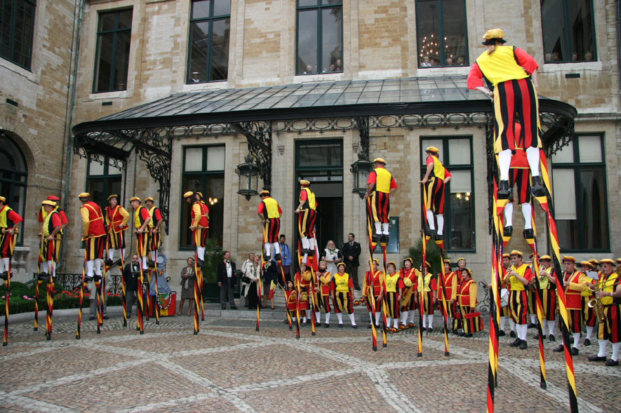 Merchtem's Stiltwalkers