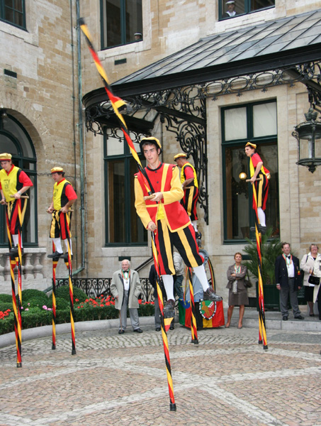 Merchtem's Stiltwalkers