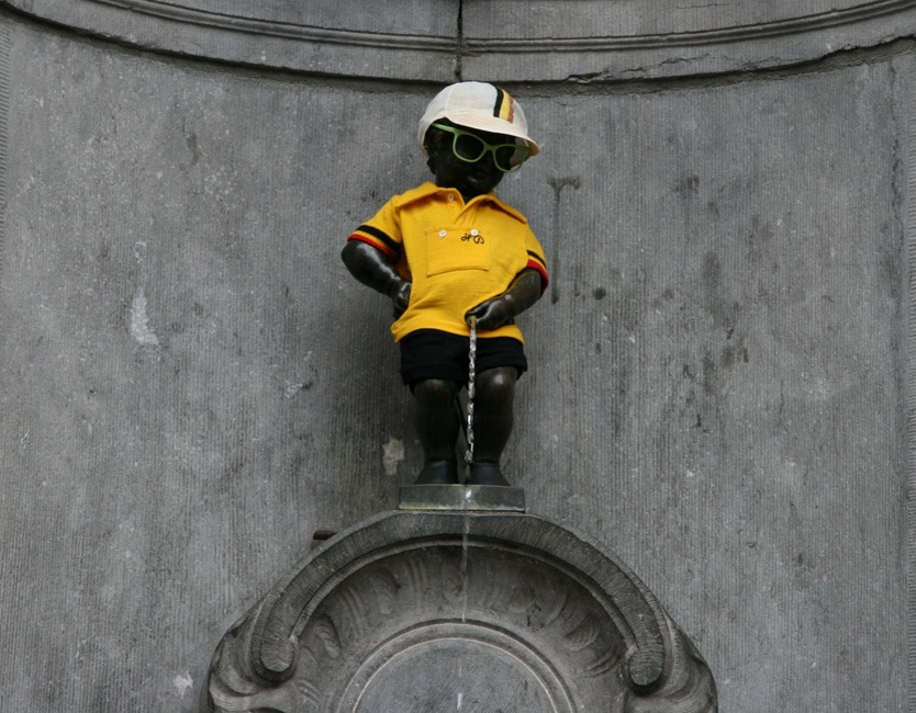 Manneken Pis en maillot jaune