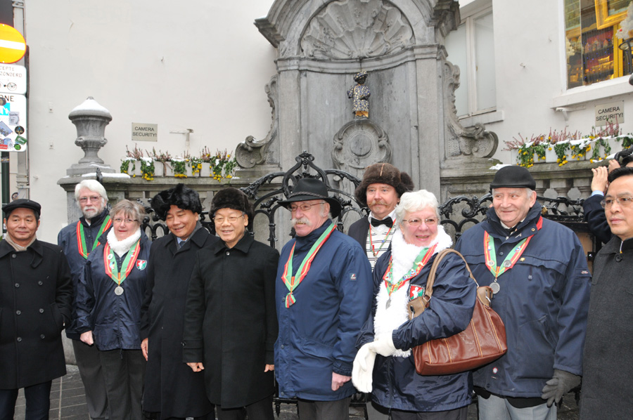Manneken Pis: a Vietnamese greeting