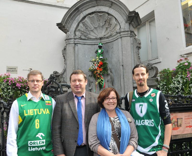 Manneken Pis, basketteur lituanien