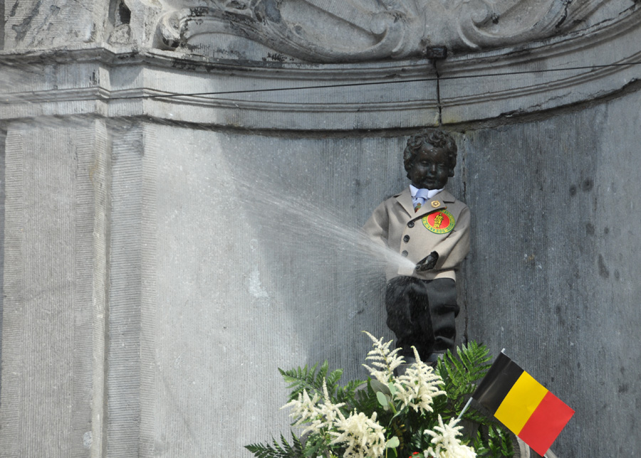 Manneken Pis en Compagnon de St.-Laurent