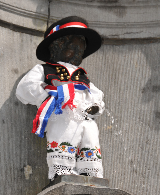 Manneken Pis dans son costume croate