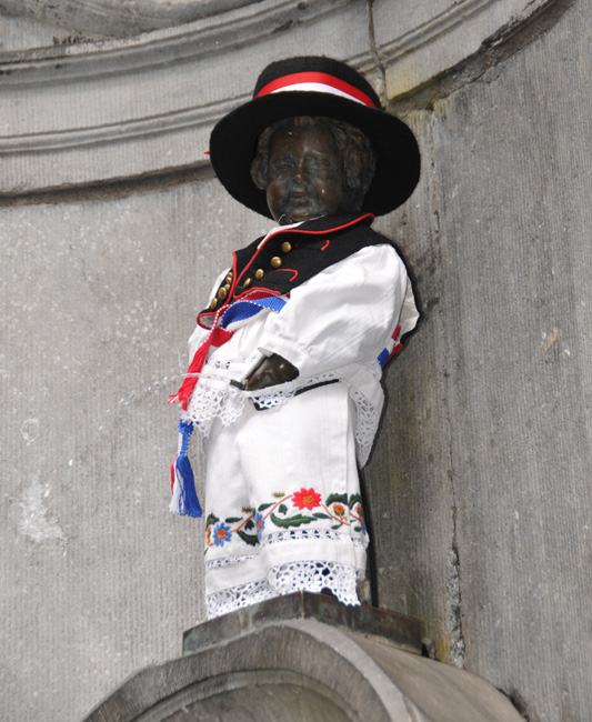 Manneken Pis dans son costume croate