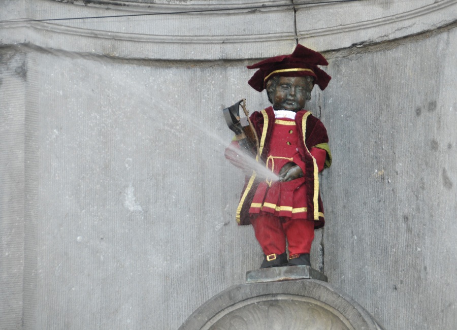 Manneken Pis et<br>
		   le Grand Serment Royal de St.-Georges des Arbalétriers de Bruxelles