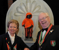 Nieuw costuum voor het Manneken Pis van Geraardsbergen