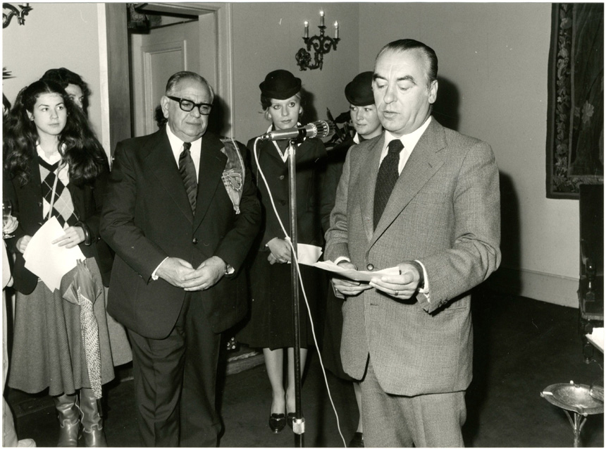 La remise du Costume 298 à Manneken Pis