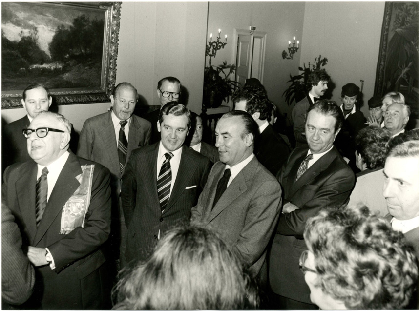 La remise du Costume 298 à Manneken Pis