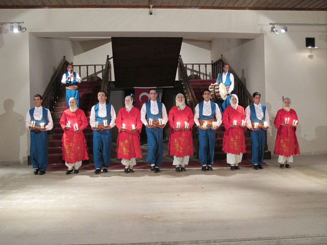 Çayda Çıra - Dance folklorique de la ville