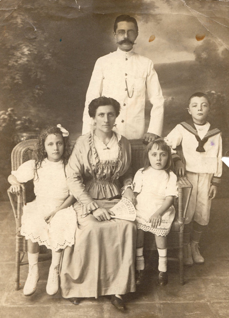 Rosalie Dhooge en Adriaan Voeten in Palembang, Sumatra