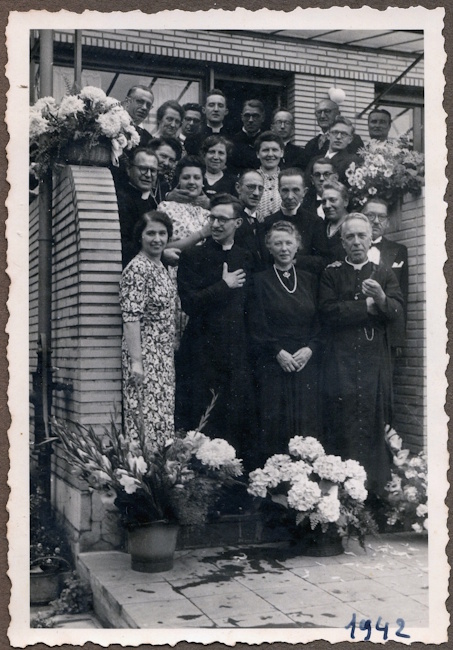 Wie zijn zij en waar? Wat is hier gaande?