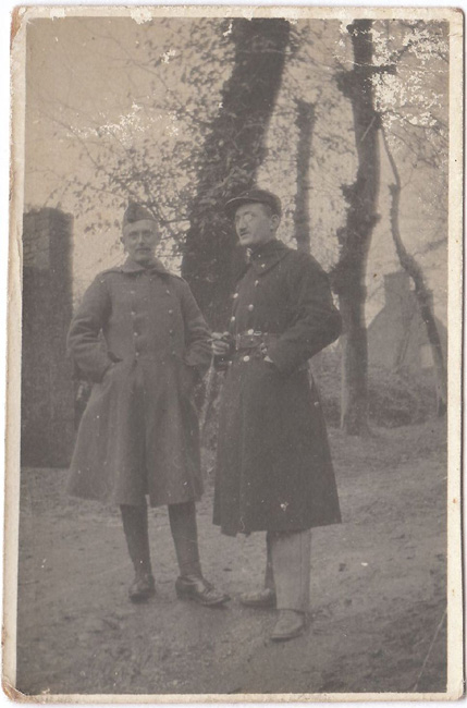 Theo Van Damme en kameraad beiden in uniform