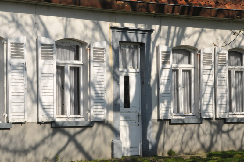 Adegem Kruipuit: an old farm house