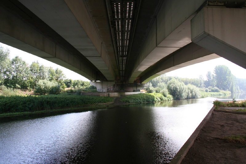 Adegem, where the motorway crosses the canal