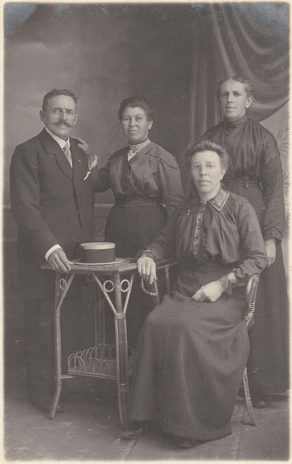 Drie dames en een heer