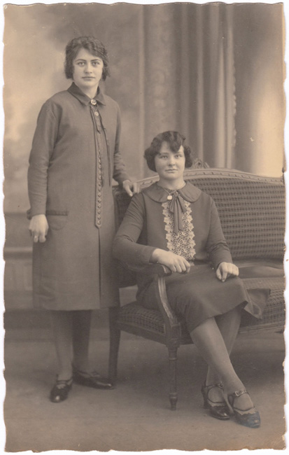 Maria Van Vooren met een jonge dame