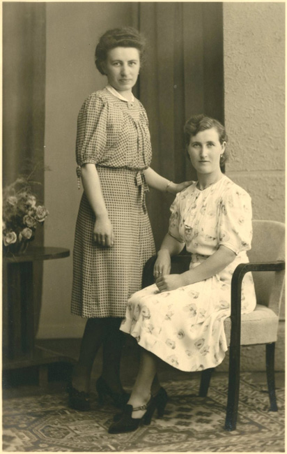 Elvire en haar zus Martha Van Vooren