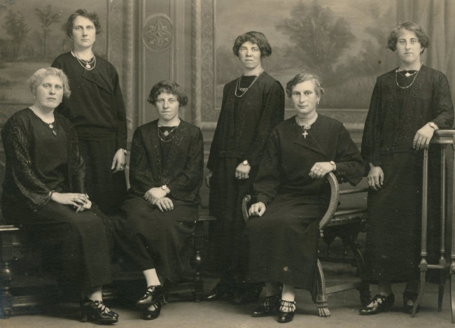 Zes dames