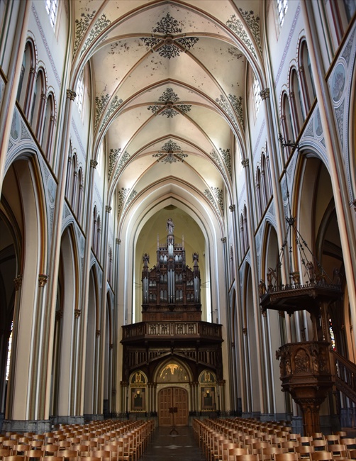 In de St.-Vincentiuskerk van Eeklo