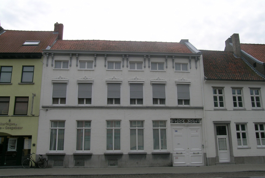 A mansion in the city