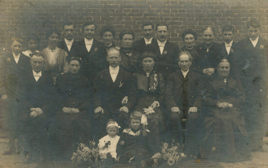 Huwelijksfoto van Eugenie Haverbeke en Kamiel De Pape