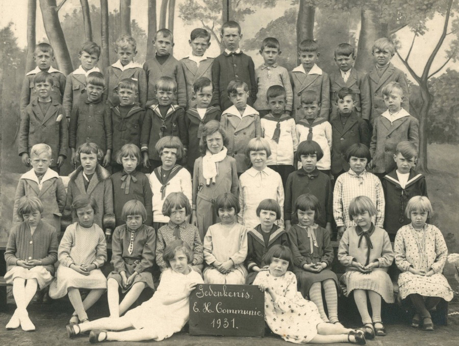 Gedenkenis aan hun E.H. Communie, 1931