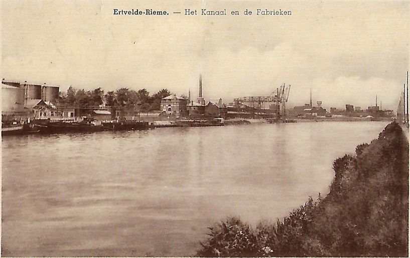 Fabrieken aan het kanaal