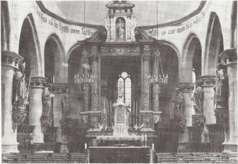 Het koor van de kerk in 1969