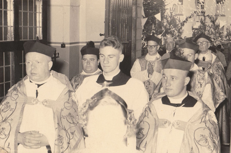 St.-Margriete honours one its sons who just became a priest