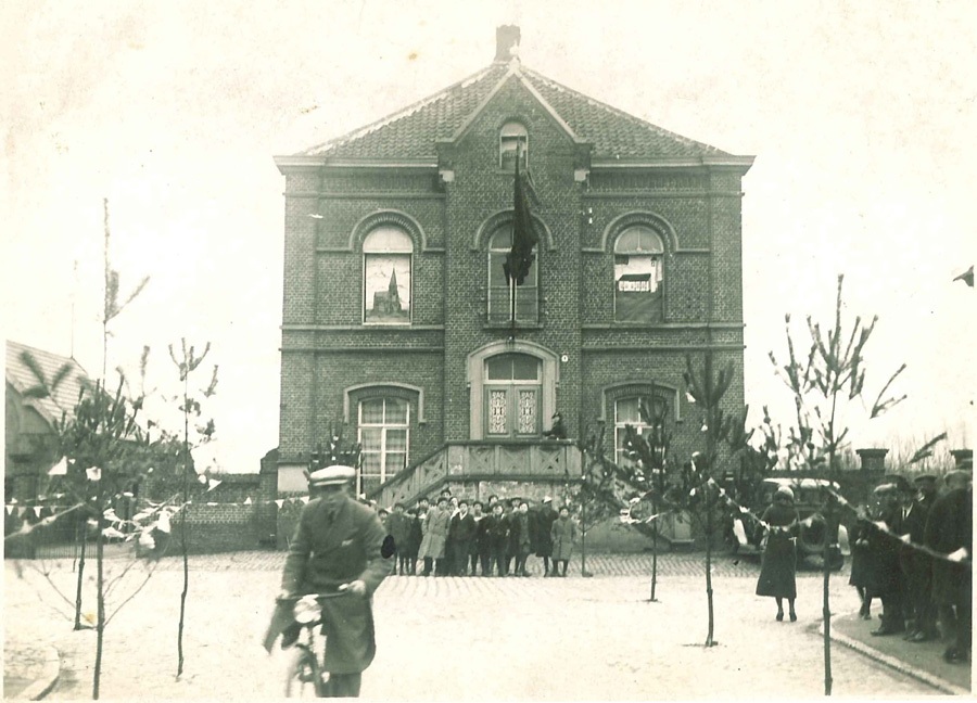 Inhuldiging van E. H. Van de Maele als nieuwe pastoor van St-Margriete