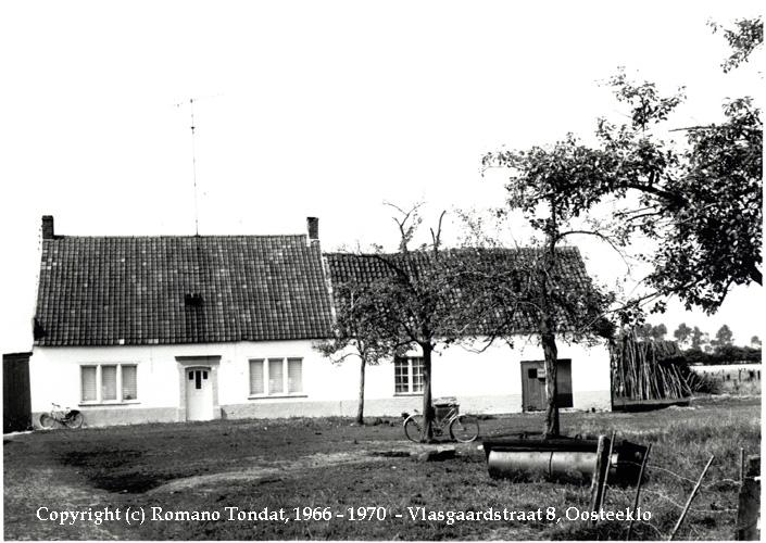 Vlasgaardstraat 8, Oosteeklo