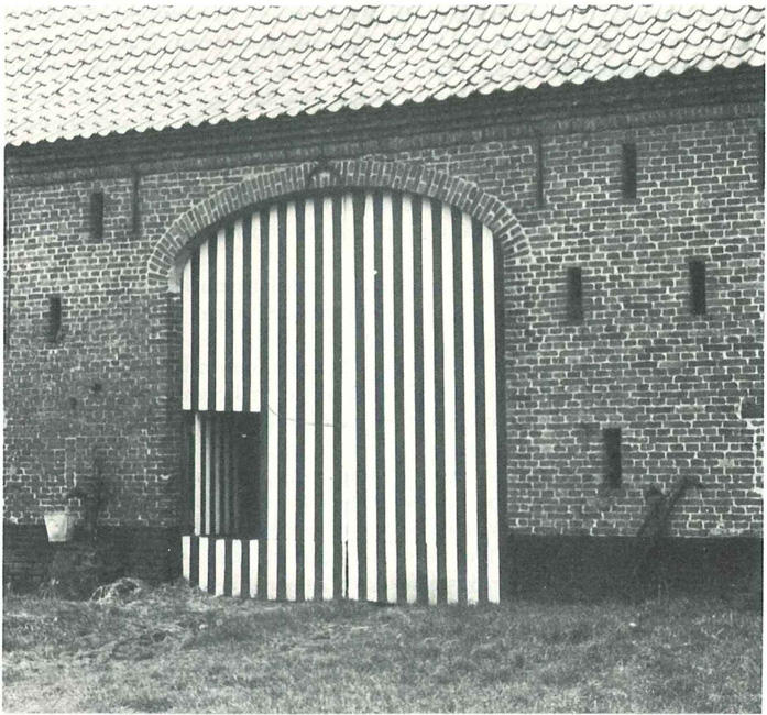 Inrijpoort van de schuur