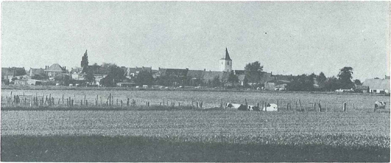 Oostwinkel met het witte ranke kerktorentje