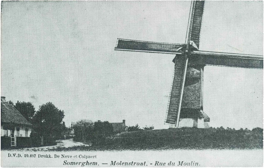 De houten molen in de Molenstraat rond 1900