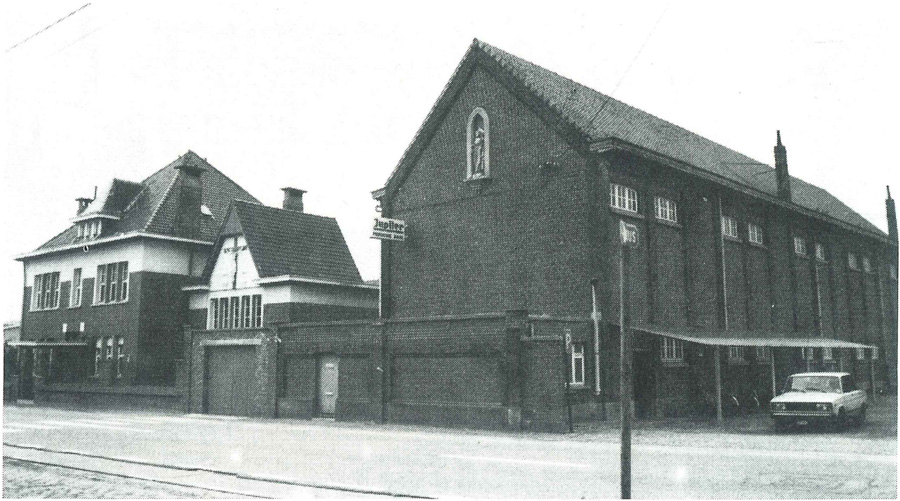 Nieuw klooster en scholen
