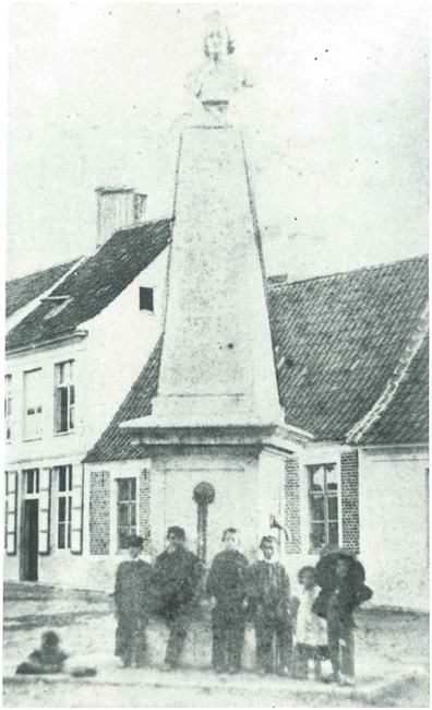 De pomp en het borstbeeld van Primus Steyaert in 1899